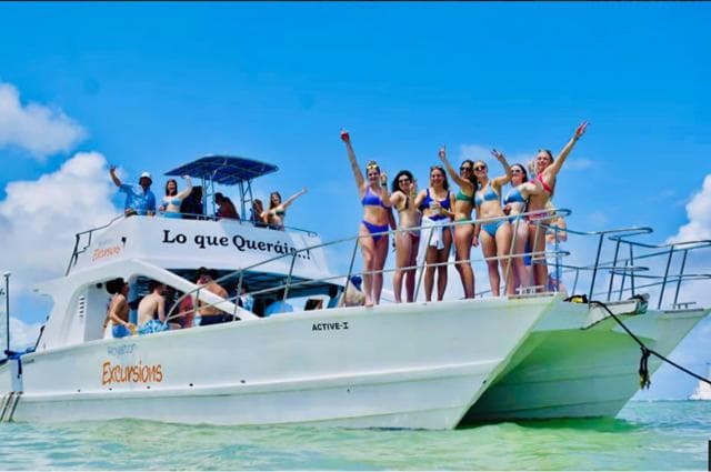 Punta Cana: Hip Hop Party Cruise s otevřeným barem (pouze pro dospělé) — Guided tour and outdoor activity