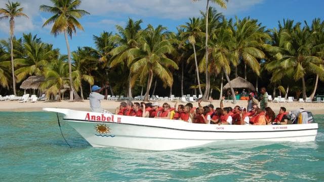 Da Bayahíbe: crociera in catamarano sull'isola di Saona con buffet in Saona Island Beach