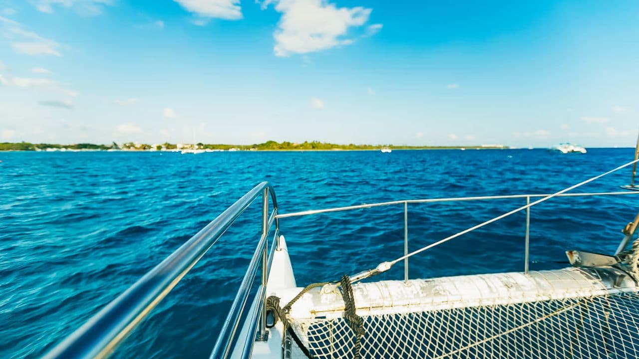 Tour to Saona Island by Catamaran with Lunch, Bar and Transportation Included â Guided tour and outdoor activity
