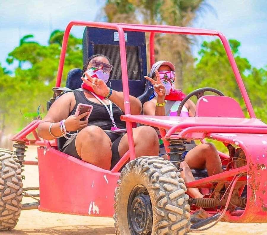 Buggy dobrodružství a plavání v jeskyni z Punta Cana — Guided tour and outdoor activity