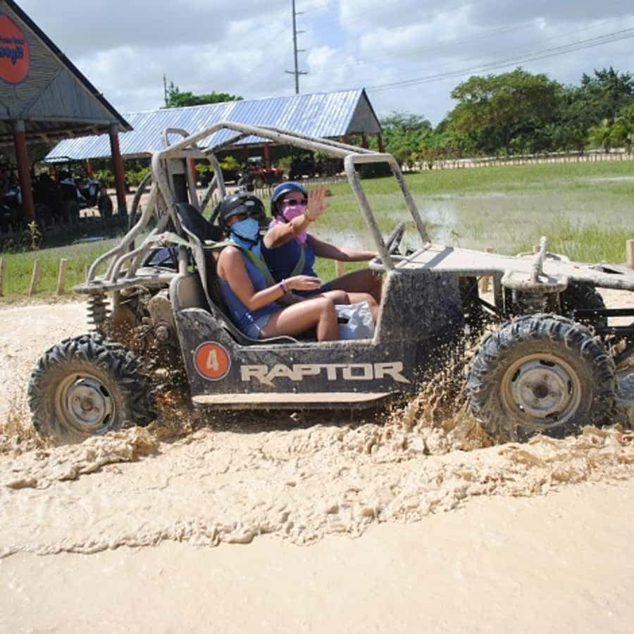 Dune Buggy Tour + Breef Safari + River Cave und Macao Beach — Guided tour and outdoor activity